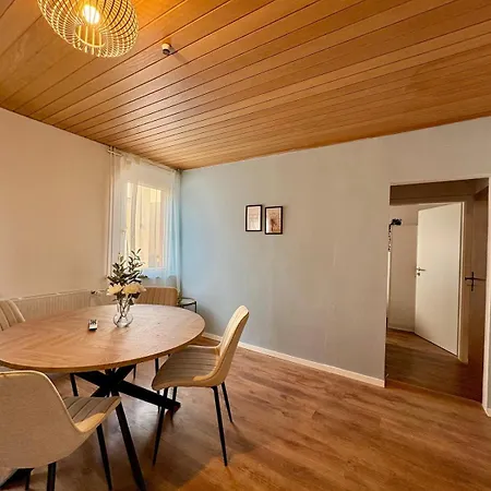 Geraeumiges Monteurapartment 1 In Mit Parkplatz Μπενσχάιμ