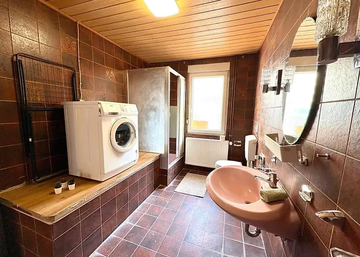 Apartment Geräumiges Monteurapartment 1 In Mit Parkplatz